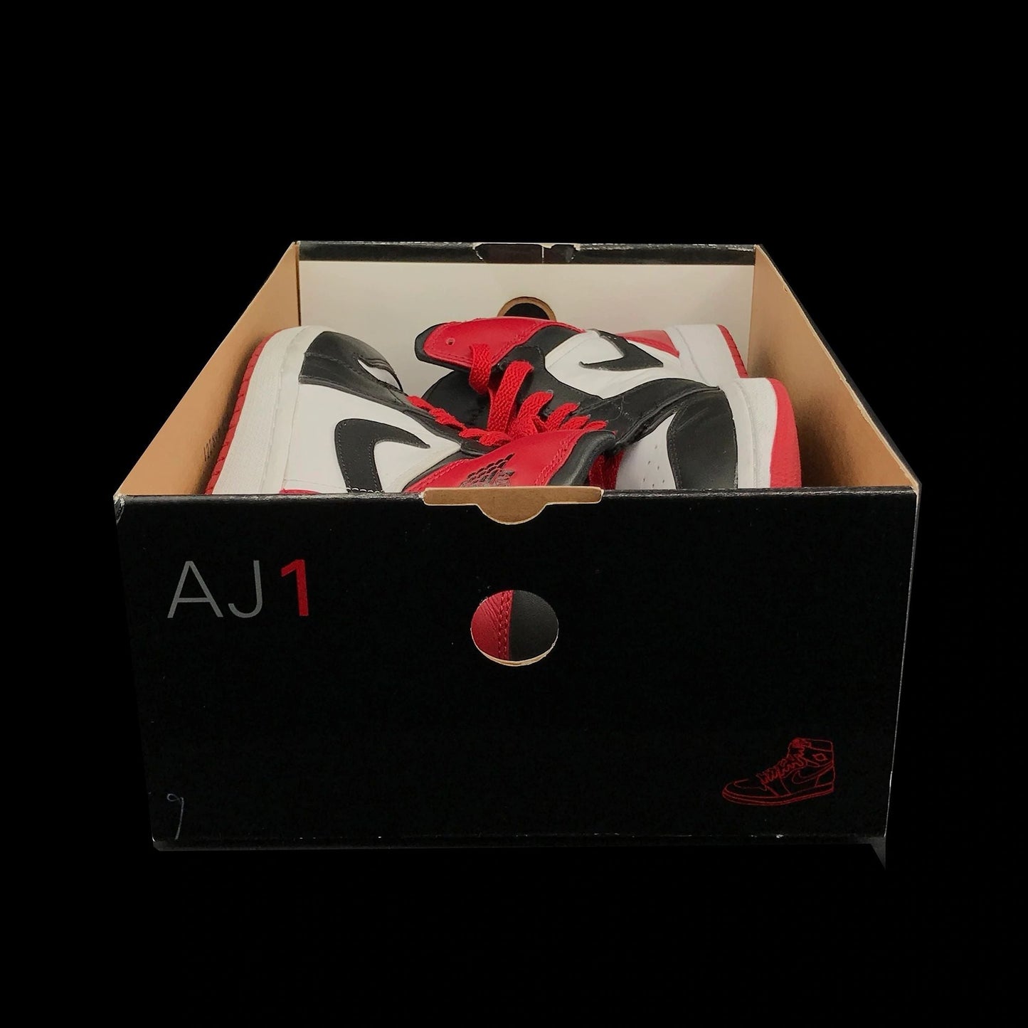 Nike Air Jordan 1 Retro 2008 Release Chicago Black Toe Size 9