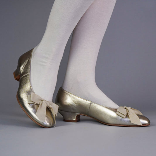 Waltz Edwardian Slipper (Gold)
