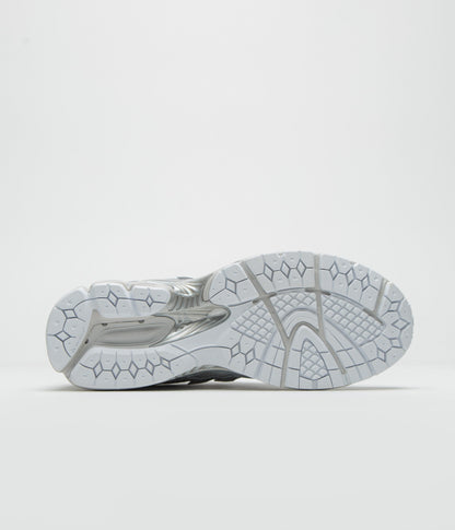 New Balance 1906W Shoes - Silver Metallic / White