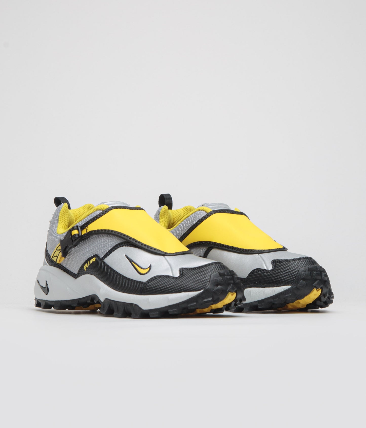 Nike ACG Phassad Shoes - Black / Yellow Zest - Metallic Silver