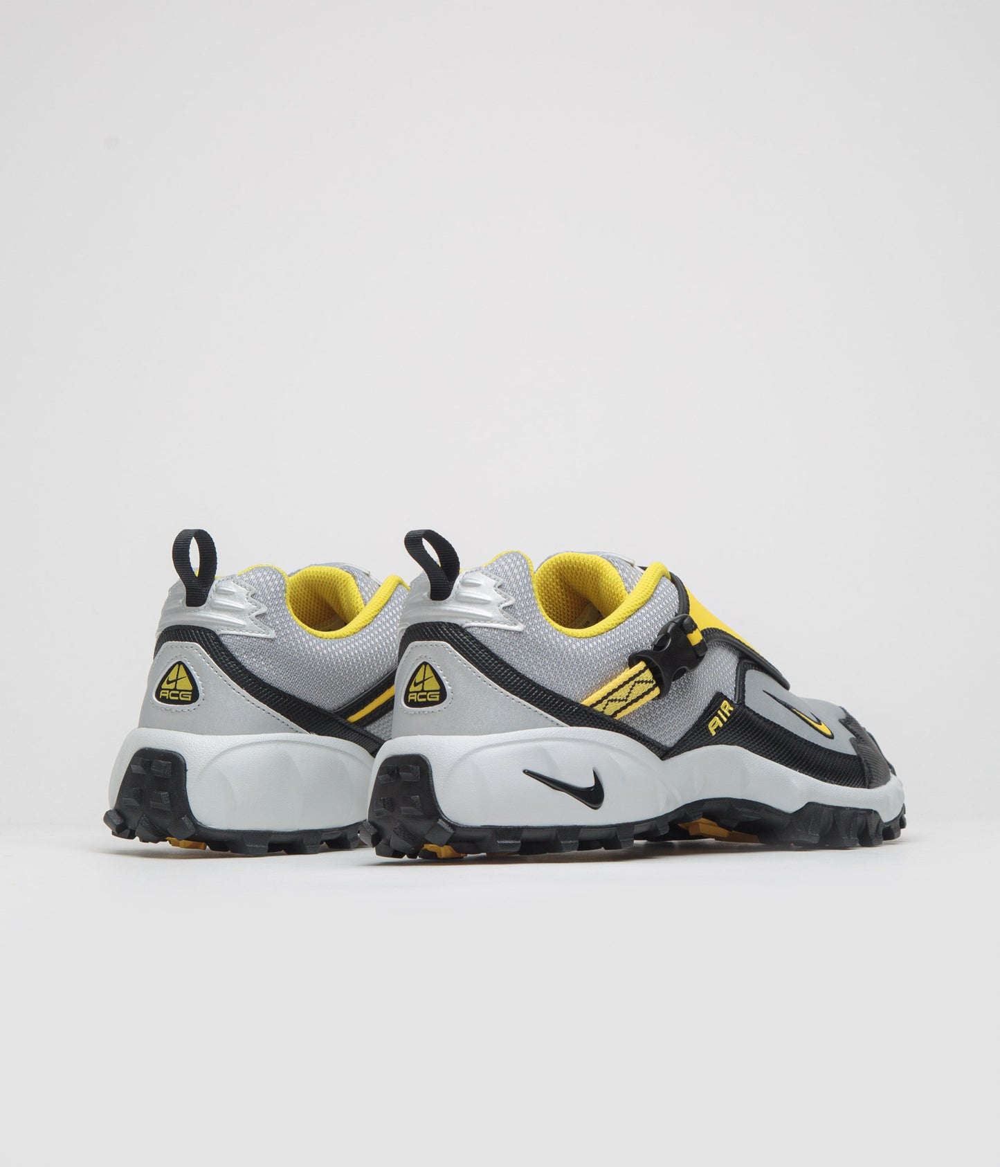 Nike ACG Phassad Shoes - Black / Yellow Zest - Metallic Silver