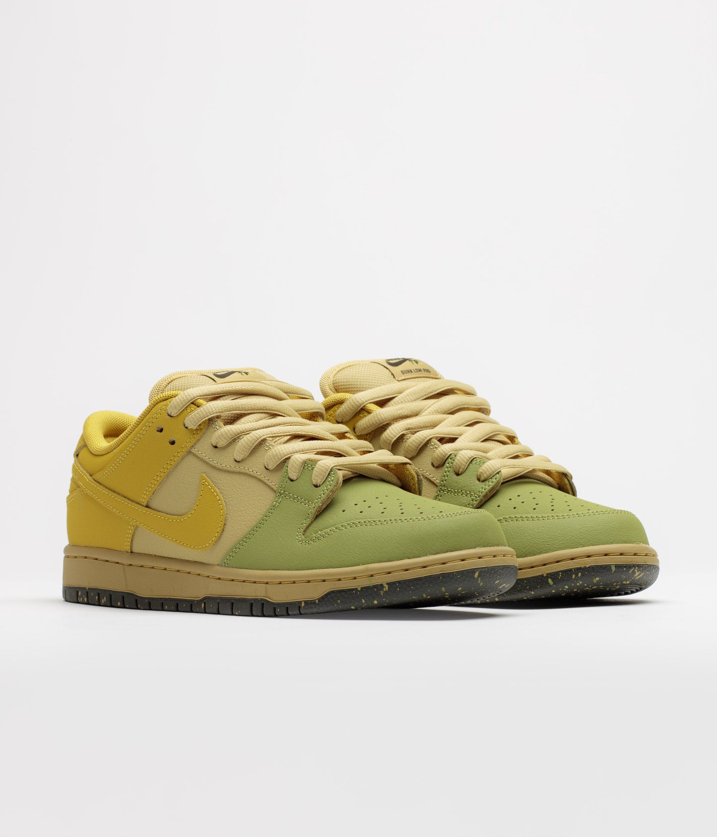 Nike SB Dunk Low Pro Shoes - Saffron Quartz / Saffron Quartz - Pear