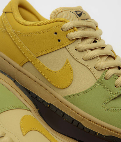 Nike SB Dunk Low Pro Shoes - Saffron Quartz / Saffron Quartz - Pear