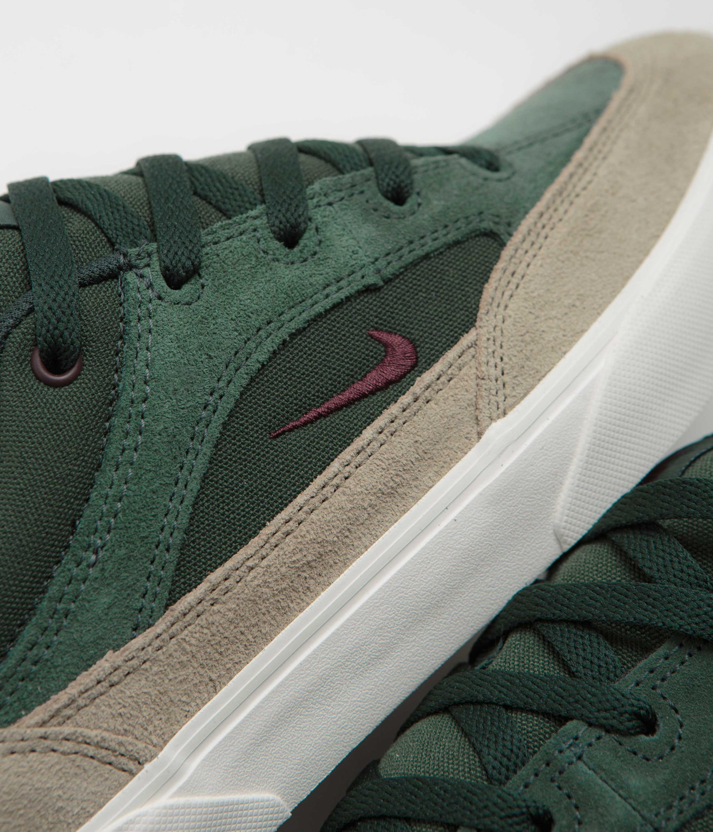 Nike SB Malor Shoes - Seaweed / Burgundy Crush - Khaki - Phantom