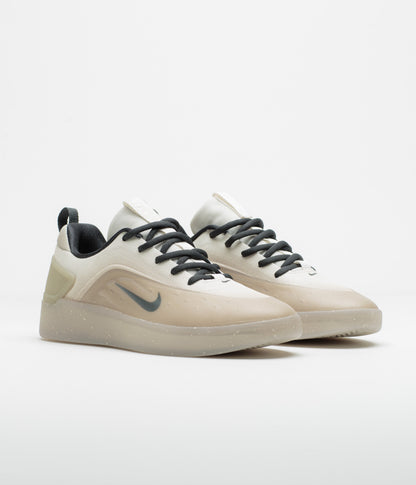 Nike SB Nyjah 4 Shoes - Desert Khaki / Dark Smoke Grey